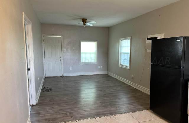 105 S FAIRMONT Street