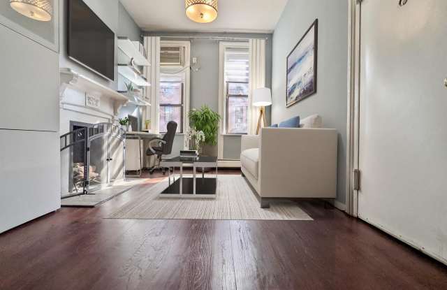 372 2ND ST