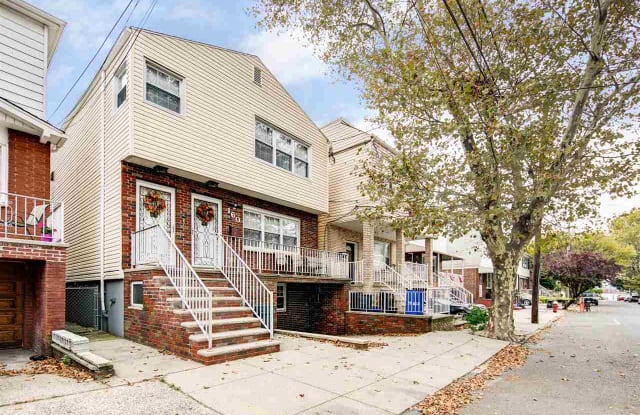 160 WEST 22ND ST - 160 West 22nd Street, Bayonne, NJ 07002