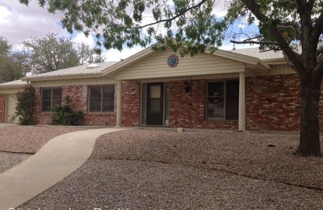 2705 Huntington Dr. - 2705 Huntington Drive, Las Cruces, NM 88011