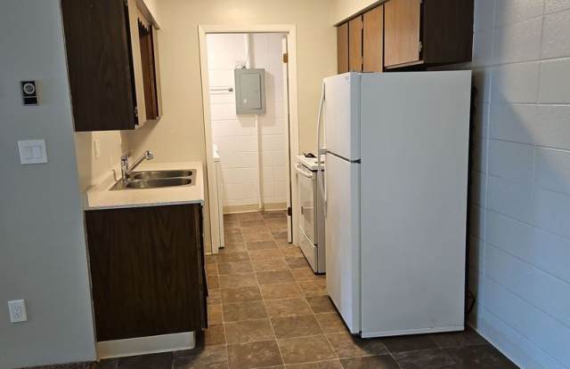 1 bedroom 1 bath apartment (photos similar)