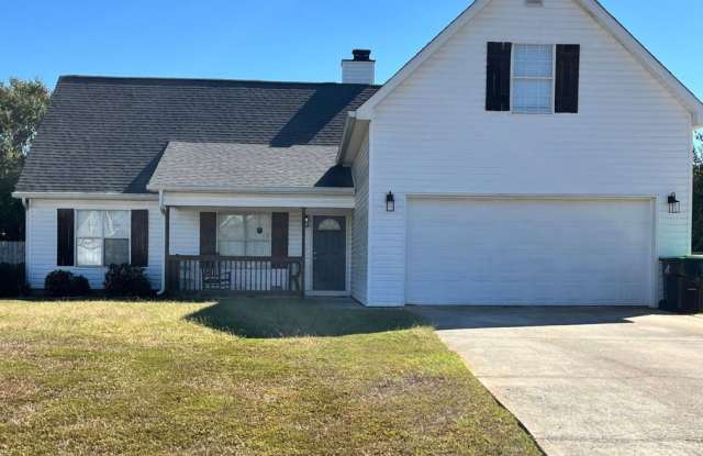 ***MOVE-IN SPECIAL*** $500 OFF *** Beautiful Updated Home in Bonaire!