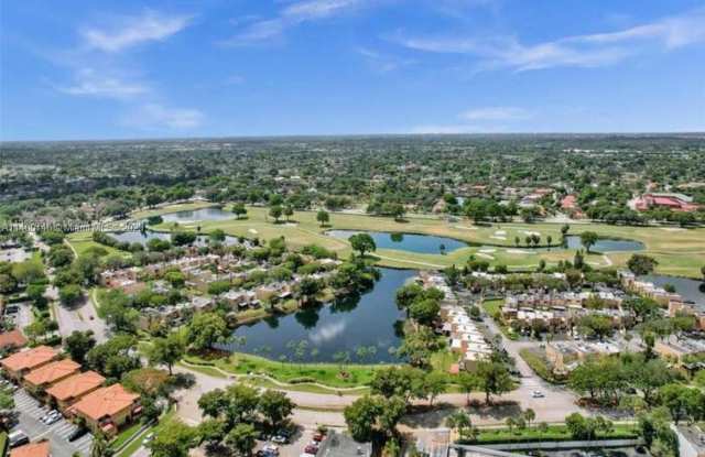 13953 Kendale Lakes Cir