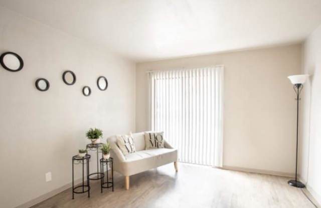 Photo of 8312 N Interstate 35, #1190