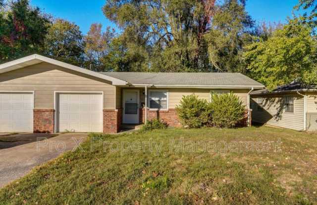 Photo of 2111 S Ventura Ave