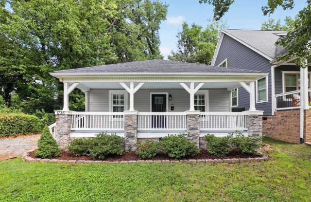 Gorgeous 3 Bedroom Home in Belmont Neighborhood!