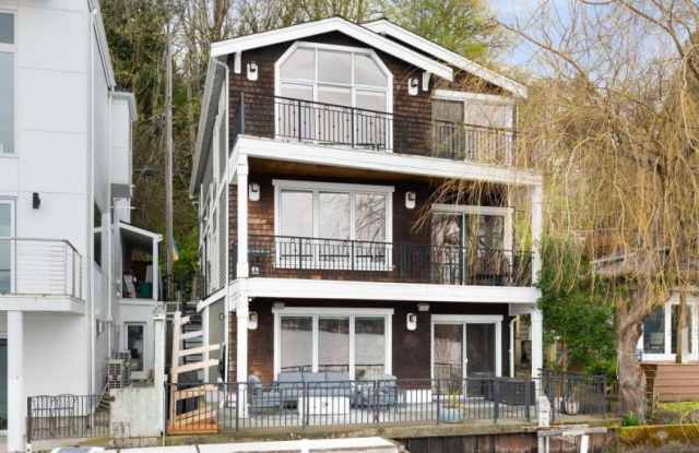 11744 Riviera Pl. NE