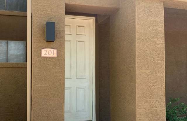 Beautiful 2 bedroom condo in Tempe