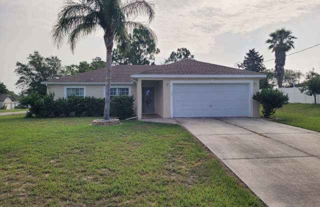 3/2/2 Rental Home located centrally in Spring Hill FL 34609