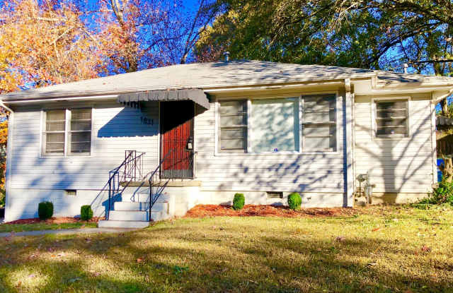 3 Bed 1 Bath in East Point!!