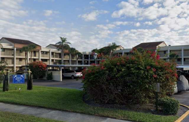 865 S Gulfview Blvd Apt 311