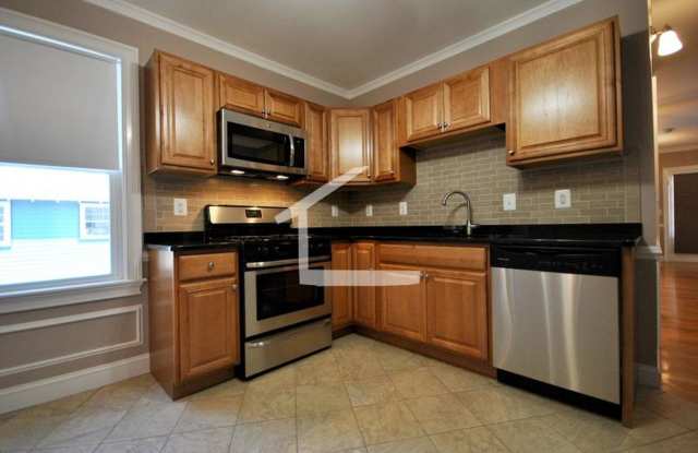 Charming 3 Bedroom-No broker fee