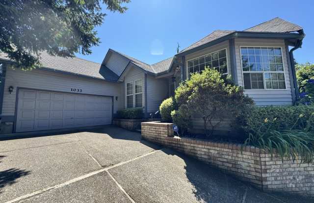Well maintained 3 bed 2 bath rambler home in quiet Zenith neighborhood in Des Moines