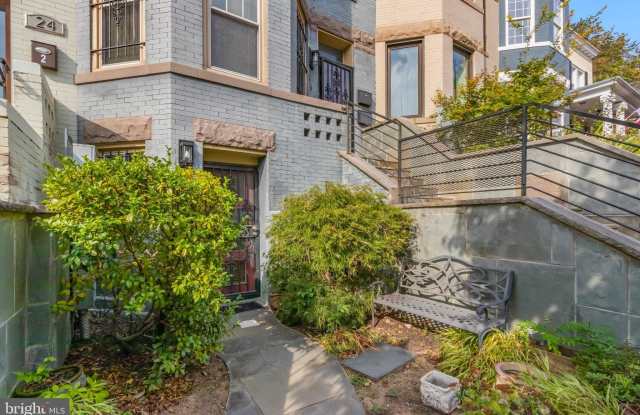 26 T Street NE unit: 1