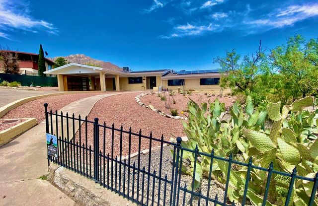 3213 El Morro Road
