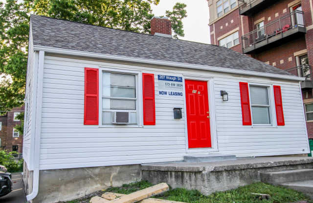 Downtown house off Hitt St!