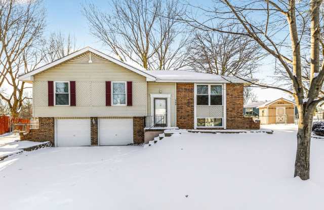 Quiet Cul-de-Sac Home with Bonus Room  Big Backyard!