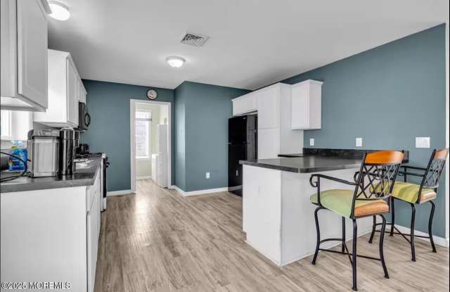 334 E Bayview Avenue