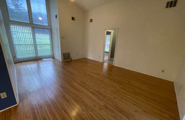 WATERFRONT RENTAL! HUGE PRICE DROP