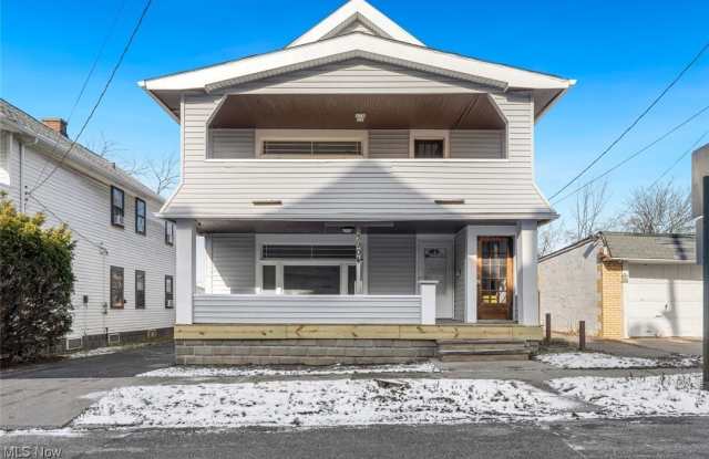 Photo of 3904 Ardmore Avenue unit: Down