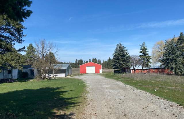 3 bed house plus studio apartment/ shop and barn on horse property with almost 20 acres-Deer Park photos photos