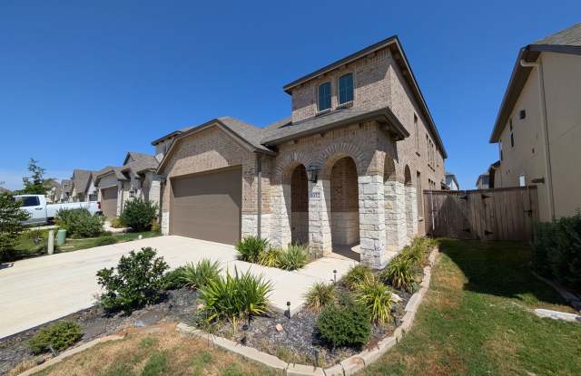 1 Mile to Gruene /4 Bedrooms 3 Bathrooms plus a Game Room Loft / Covered Patio / Fenced in Yard / NBISD