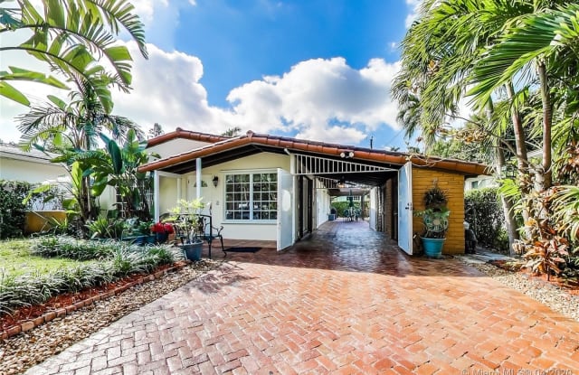 410 Amalfi Ave - 410 Amalfi Avenue, Coral Gables, FL 33146