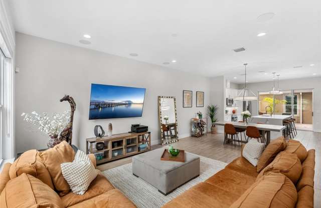 1275 MICHIGAN AVENUE