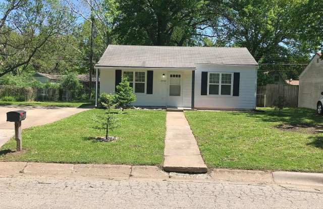 Recently updated 2BR home near Shunga Park!