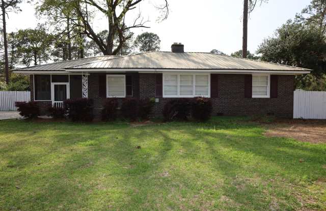 2208 White Oak Drive - 2208 White Oak Drive, Valdosta, GA 31602