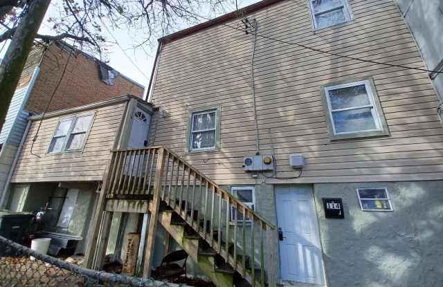114 N Texas Ave