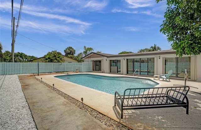9801 Buttercup Circle North
