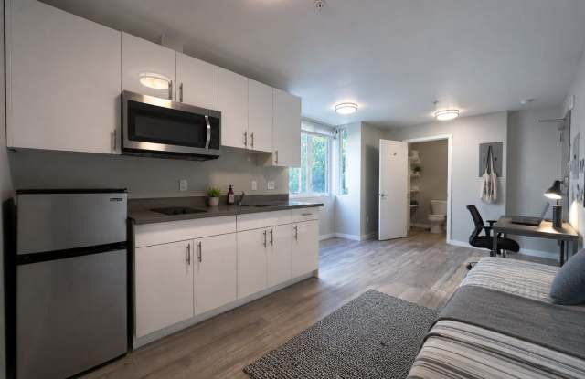 7th Avenue Place - Student Housing