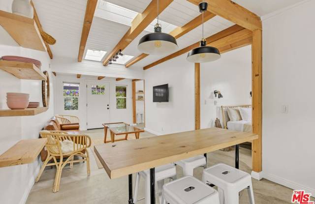 718 Vernon Ave unit: A