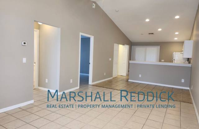 Cozy 3 bed 2 bath off Alabama