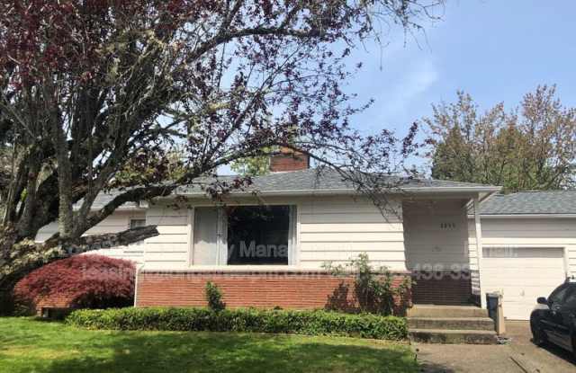 3255 NW Fillmore Ave