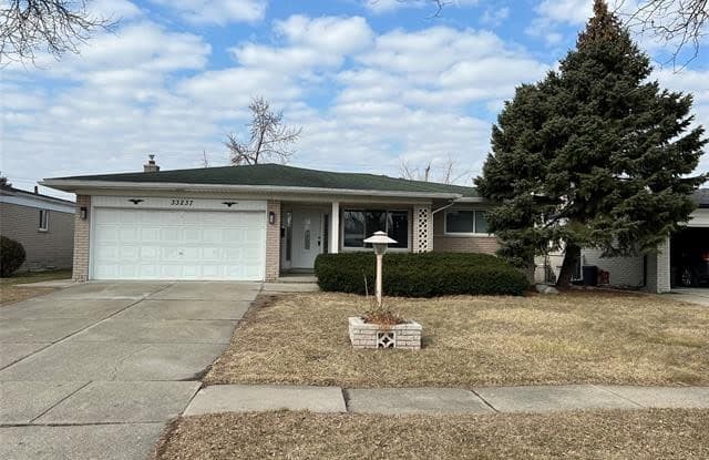 33237 SOMERSET Drive - 33237 Somerset Drive, Sterling Heights, MI 48312