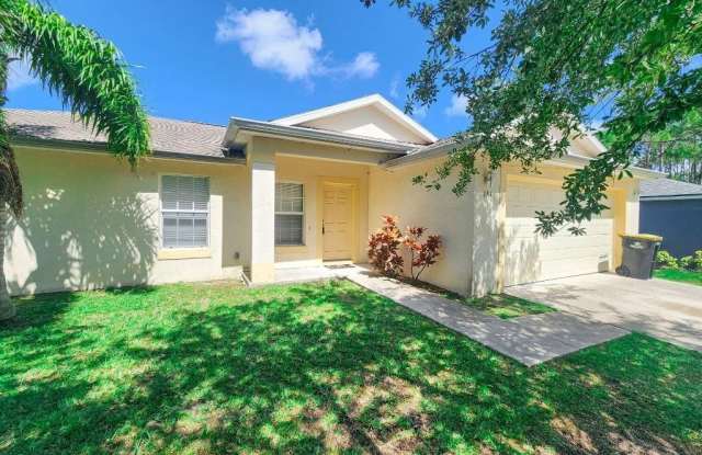 Photo of 151 Carmelite Avenue NW