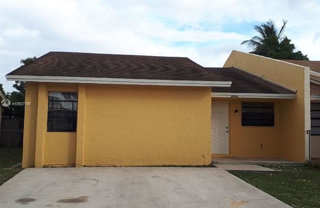 3453 NW 194th Ter - 3453 Northwest 194th Terrace, Miami Gardens, FL 33056