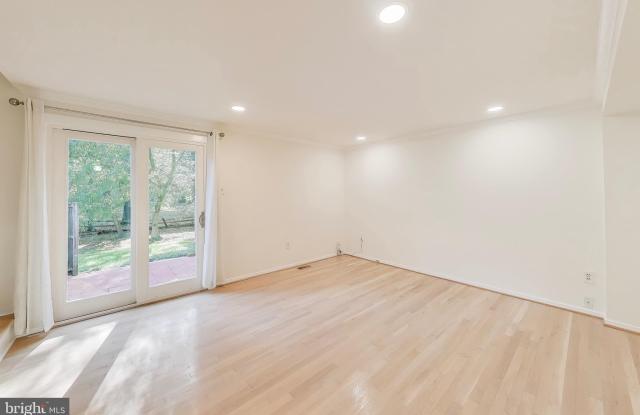 8932 BARROWGATE Court