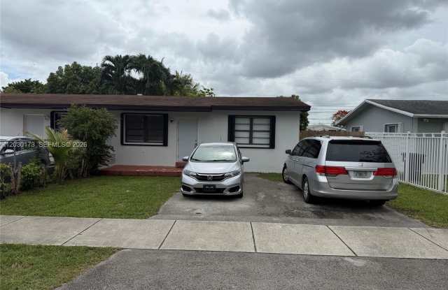 1047 SW 76th Ave