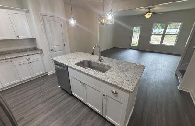 610 S Blackmon Street