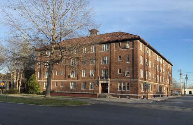 The Jefferson St. Apartments- All Inclusive Studio Apartment