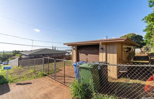 $3500 / 3 Bed / 2 Bath + BONUS ROOM in Lower Makakilo