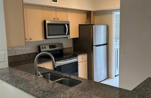 Photo of 2494 CENTERGATE DR