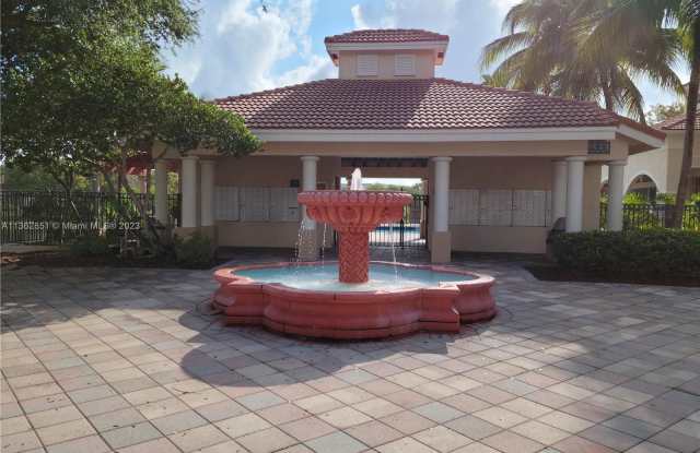 2487 Centergate Dr