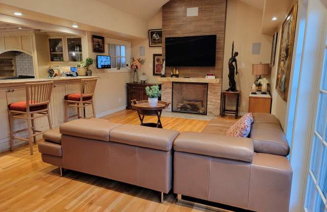 Photo of Entire residential home hosted by 3M1S | HOME