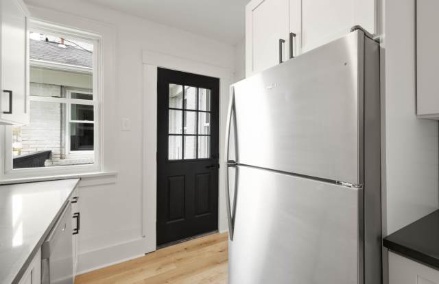 READY FOR MOVE IN! CHECK OUT THIS RENOVATED 2-BEDROOM LOCATED IN DORMONT!