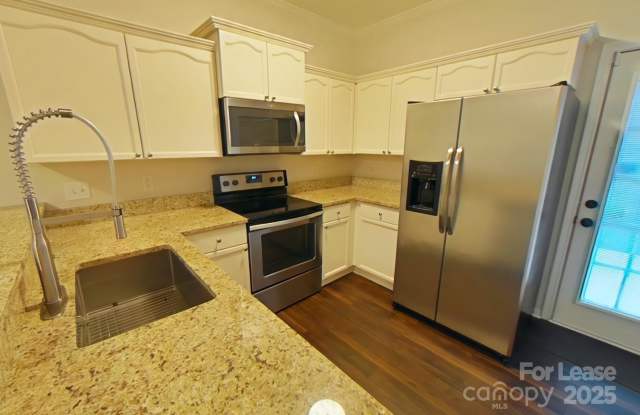 Photo of 5418 Franklin Springs Circle