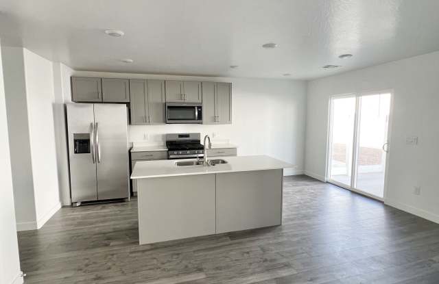 308 West 2025 North